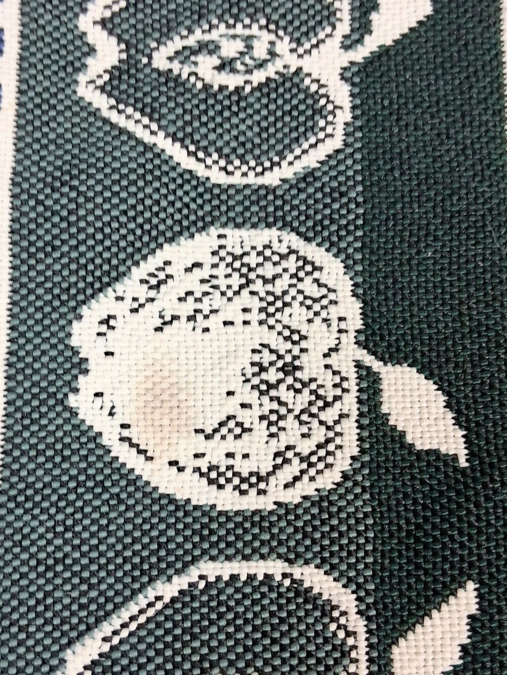 Charming Set of 4 12 X 20 "Apples + Hearts" Farmhouse Table Placemats - Picture 9 of 11